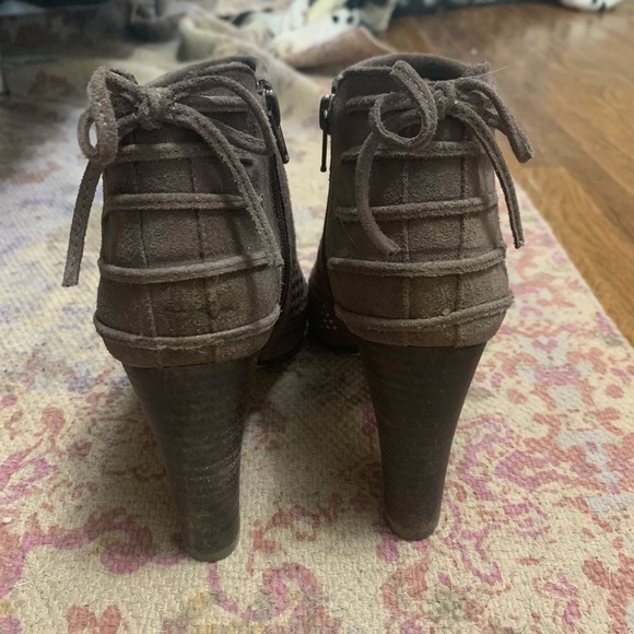 Gianni Bini Peep Toe Shooties - Picture 4 of 4